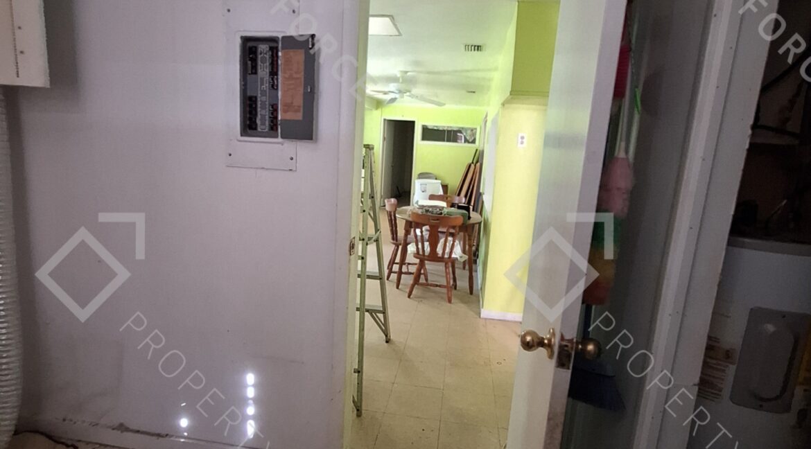 2052 Bradway St NE Palm Bay, FL 32905 (33)