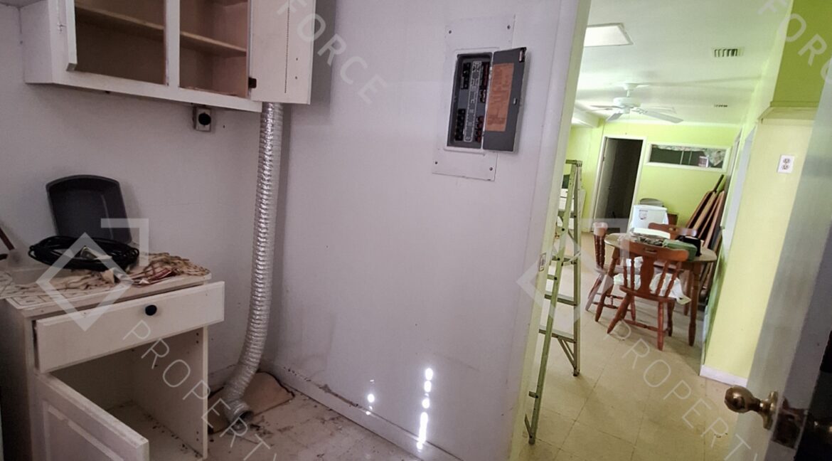 2052 Bradway St NE Palm Bay, FL 32905 (34)