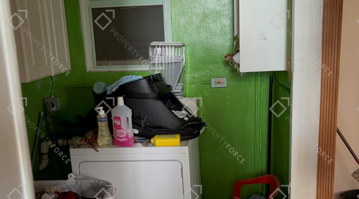 2121 Longwood Rd West Palm Beach, FL 33409 (49)
