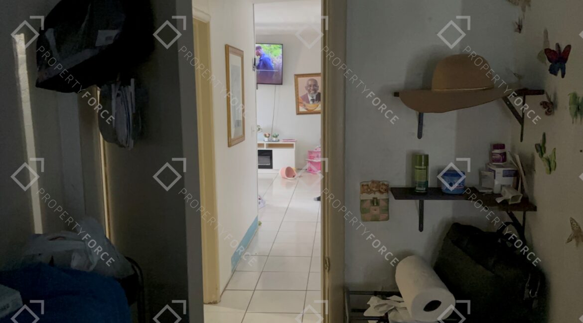 2121 Longwood Rd West Palm Beach, FL 33409 (65)