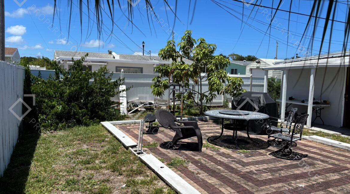 2121 Longwood Rd West Palm Beach, FL 33409 (9)