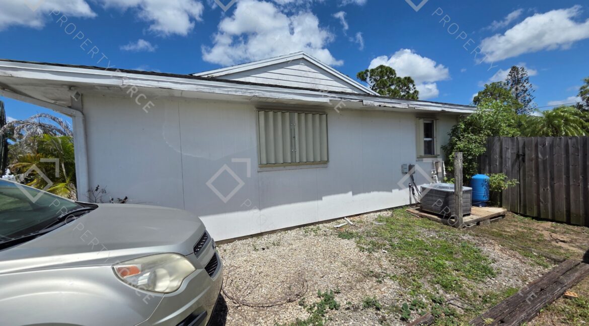 2526 SW Grotto Cir, Port St. Lucie, FL 34953 (11)
