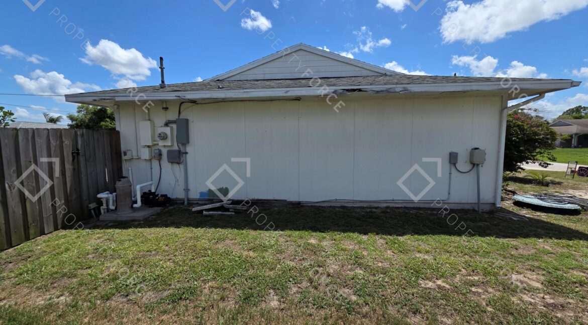 2526 SW Grotto Cir, Port St. Lucie, FL 34953 (14)