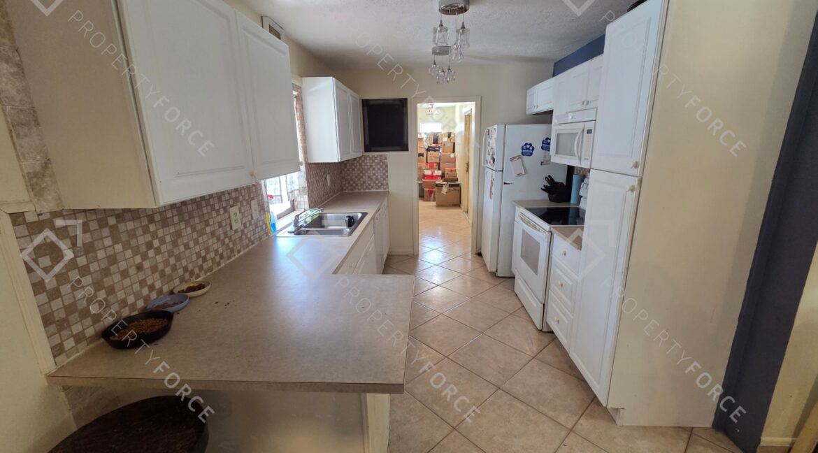 2526 SW Grotto Cir, Port St. Lucie, FL 34953 (24)
