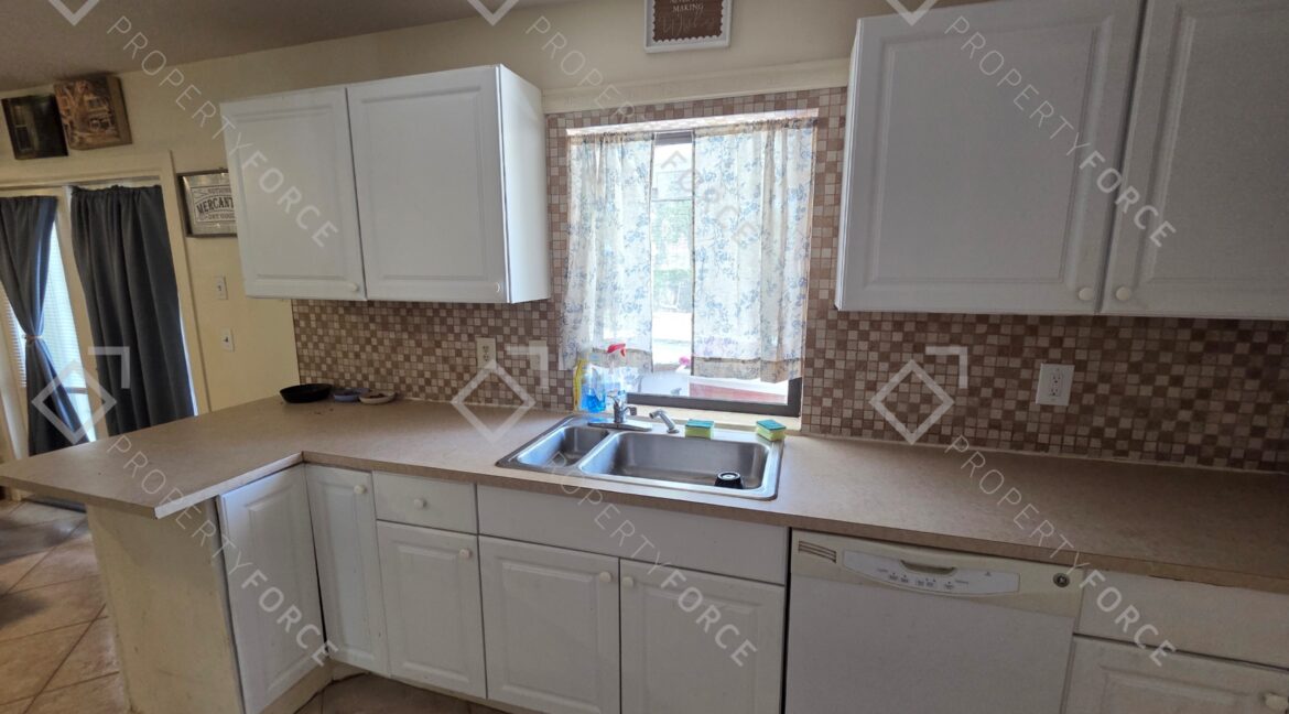 2526 SW Grotto Cir, Port St. Lucie, FL 34953 (27)