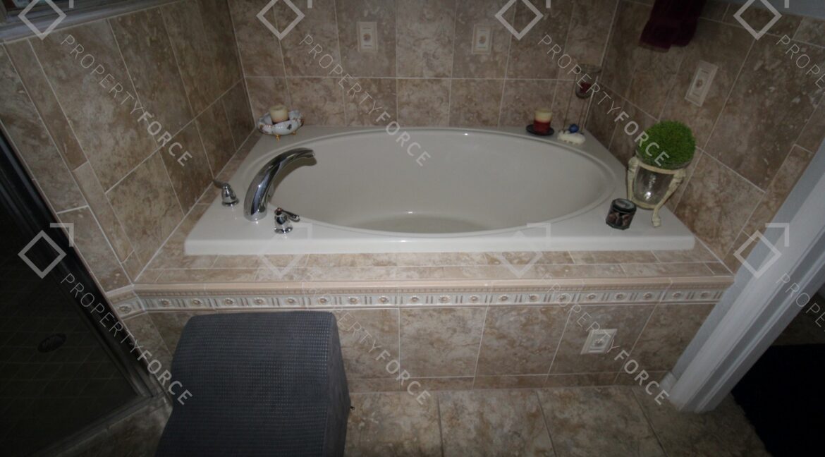7830 Harbor Bridge Blvd New Port Richey, FL 34654 (27)