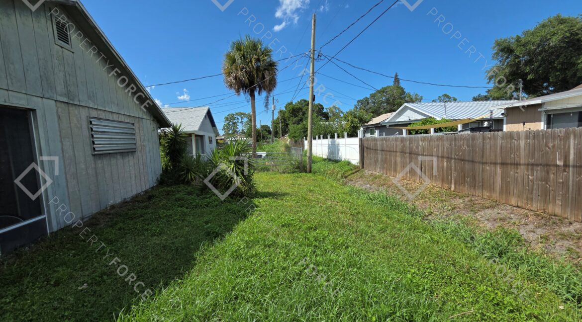 2150 87th Ct Vero Beach, FL 32966 (6)