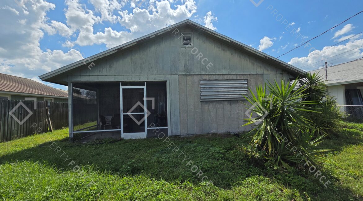 2150 87th Ct Vero Beach, FL 32966 (7)