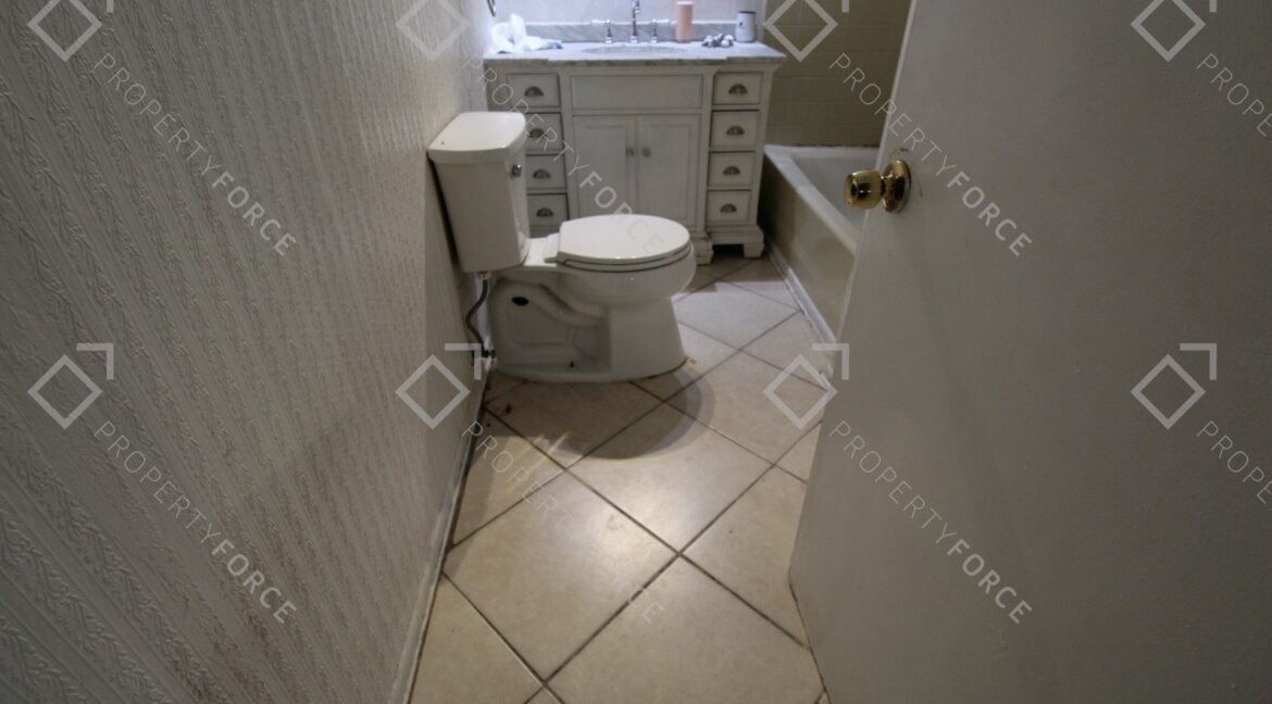 8200 Hixton Dr, Port Richey, FL 34668 (37)