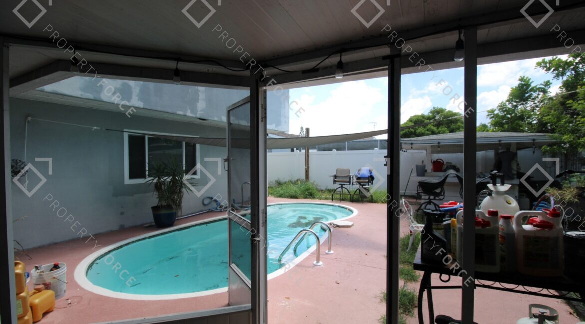 8200 Hixton Dr, Port Richey, FL 34668 (71)
