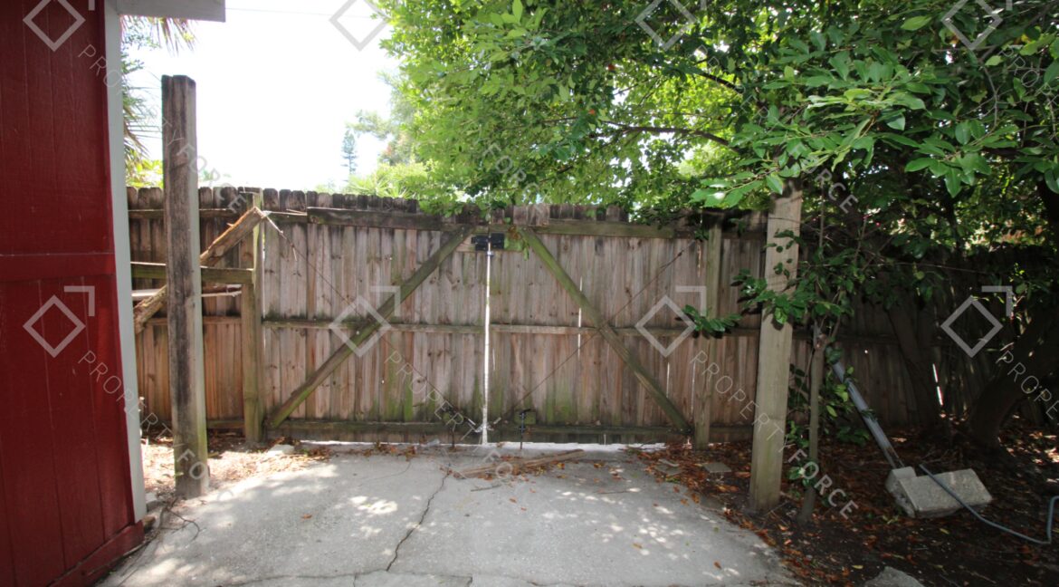 4936 4th Ave N, Saint Petersburg, FL 33710 (47)