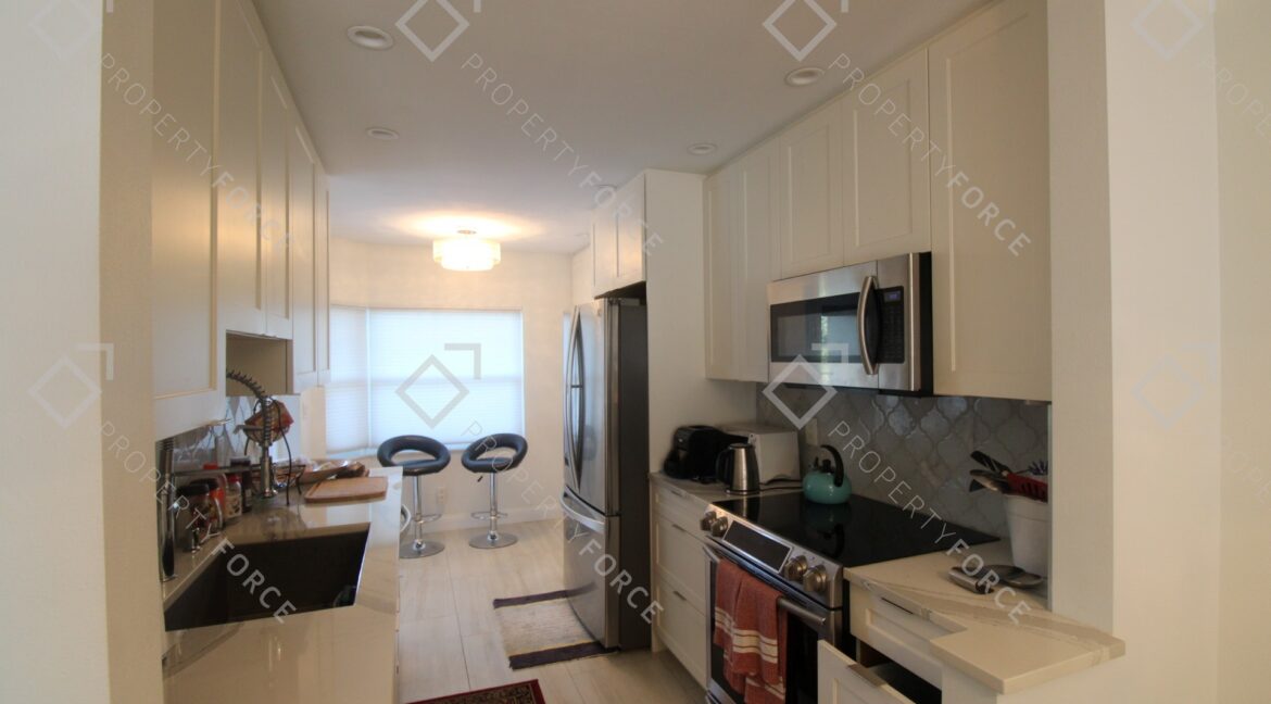 5775 Park St N APT 402, Saint Petersburg, FL 33709 (24)