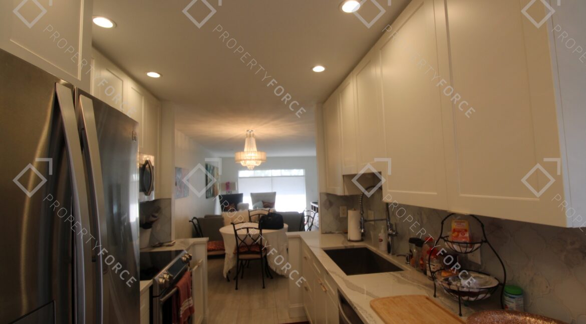 5775 Park St N APT 402, Saint Petersburg, FL 33709 (25)