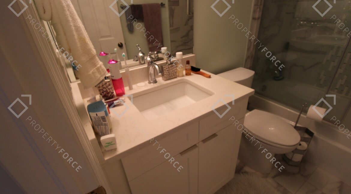 5775 Park St N APT 402, Saint Petersburg, FL 33709 (37)