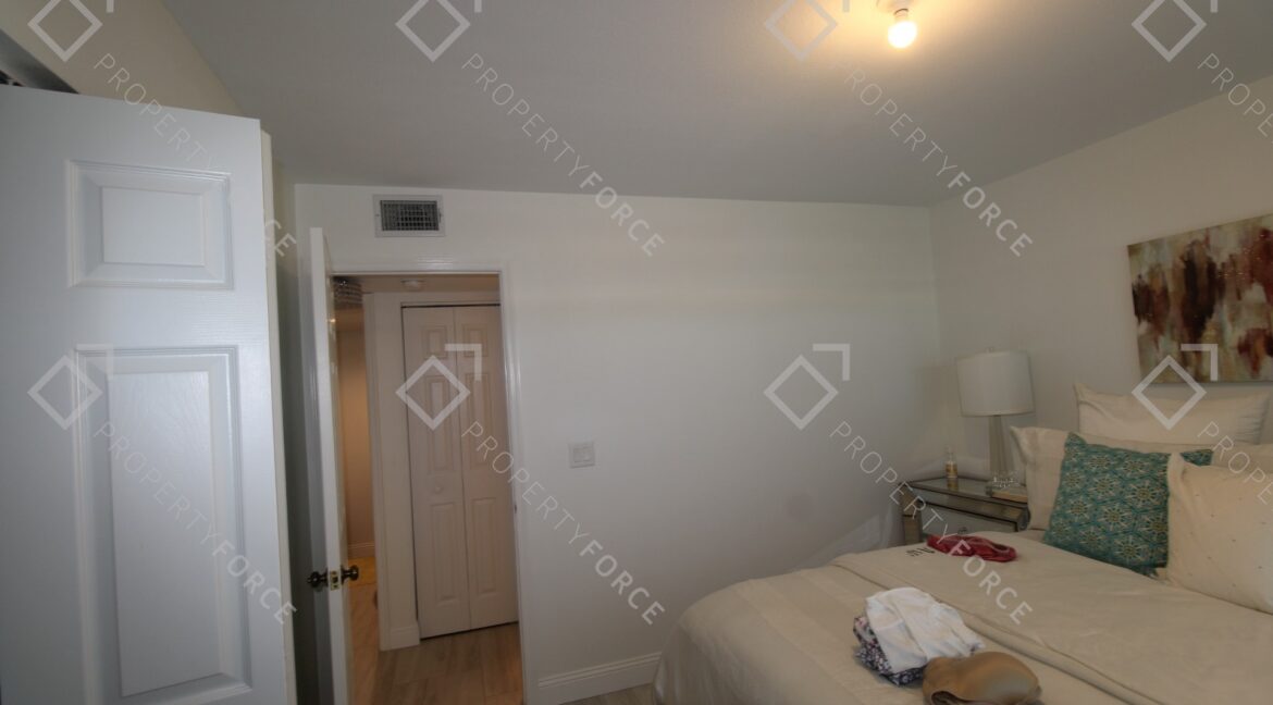 5775 Park St N APT 402, Saint Petersburg, FL 33709 (39)