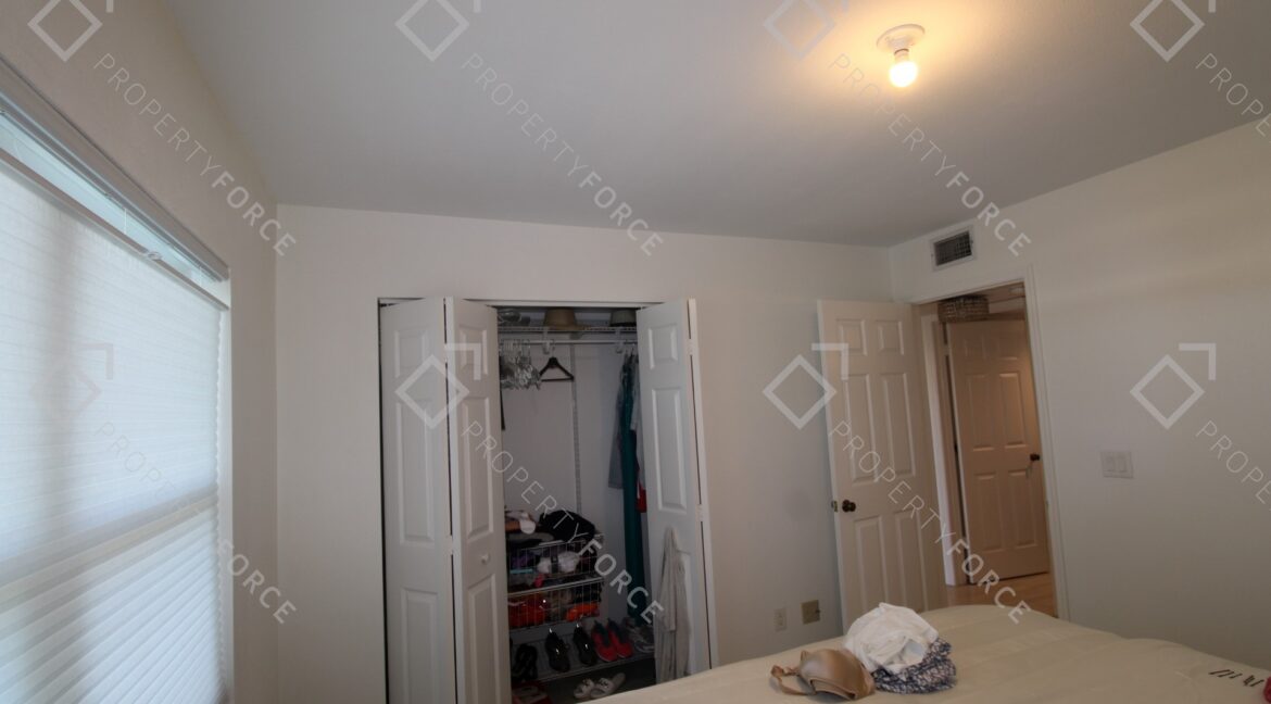 5775 Park St N APT 402, Saint Petersburg, FL 33709 (41)