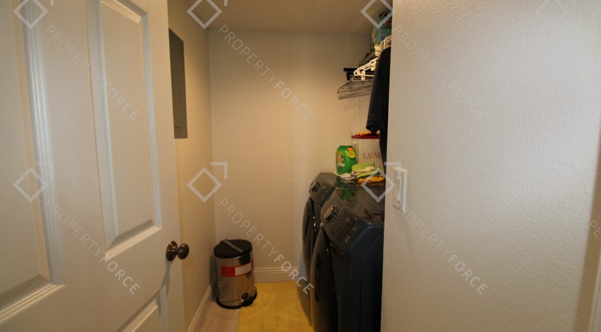 5775 Park St N APT 402, Saint Petersburg, FL 33709 (42)