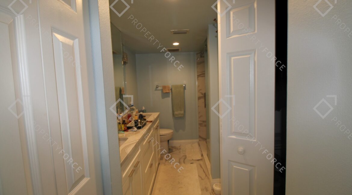 5775 Park St N APT 402, Saint Petersburg, FL 33709 (47)