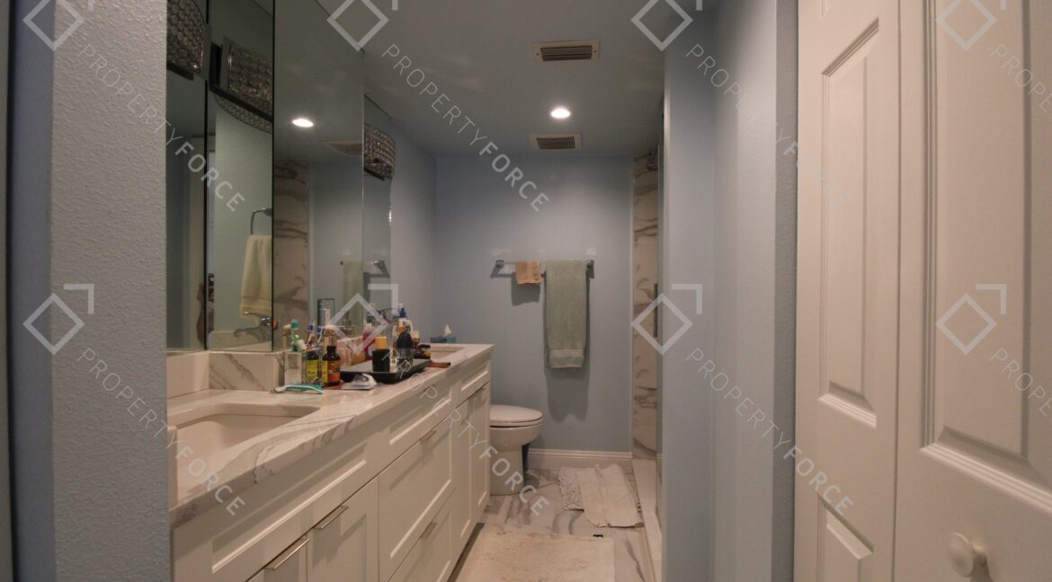 5775 Park St N APT 402, Saint Petersburg, FL 33709 (56)