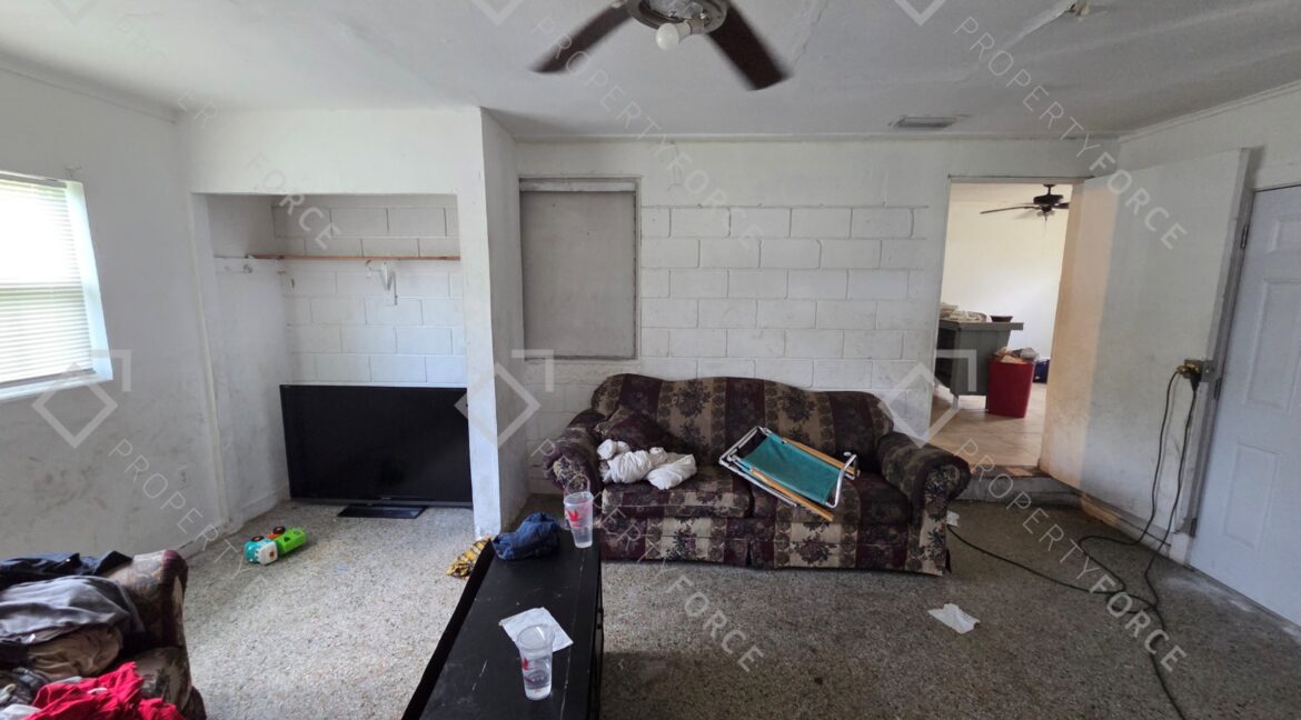 113 S 17th St Fort Pierce, FL 34950 (12)