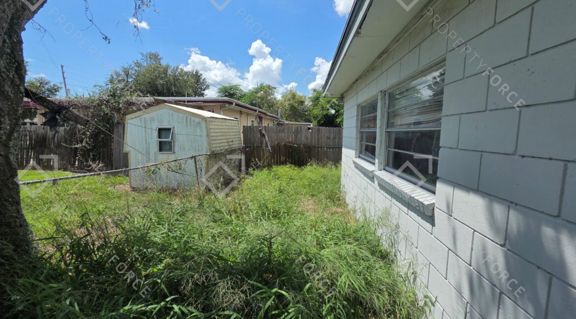 113 S 17th St Fort Pierce, FL 34950 (29)