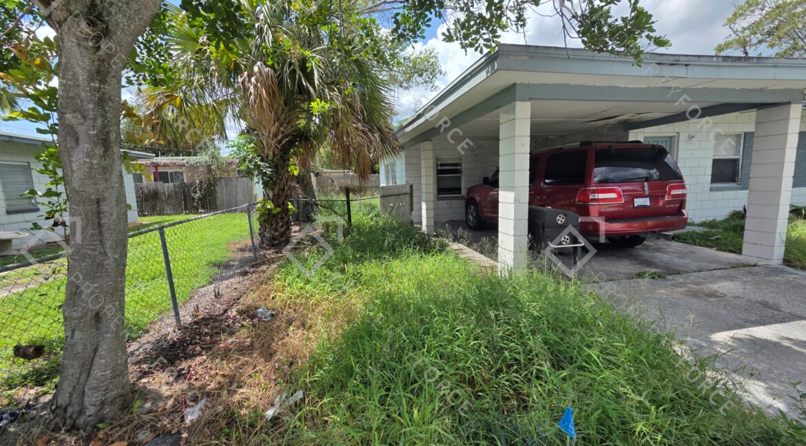 113 S 17th St Fort Pierce, FL 34950 (3)