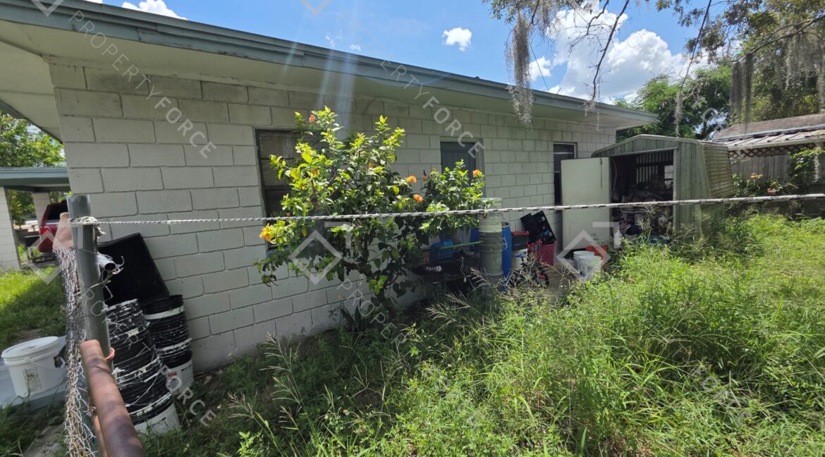 113 S 17th St Fort Pierce, FL 34950 (37)