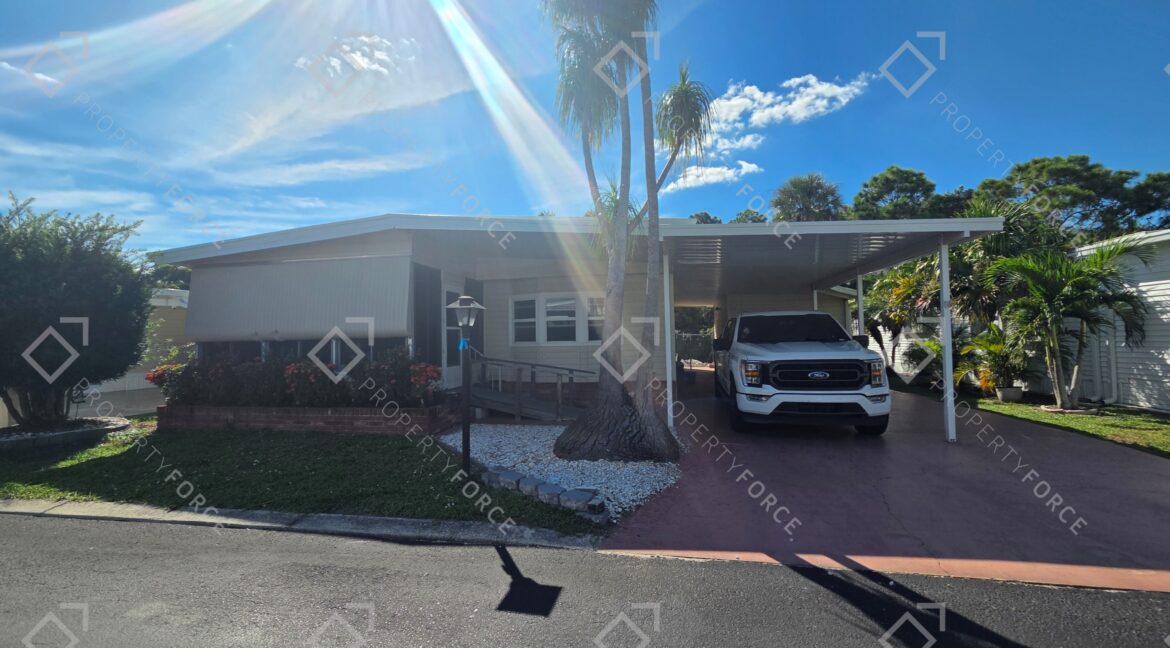 378 Nicklaus Blvd, North Fort Myers, FL 33903 (1)