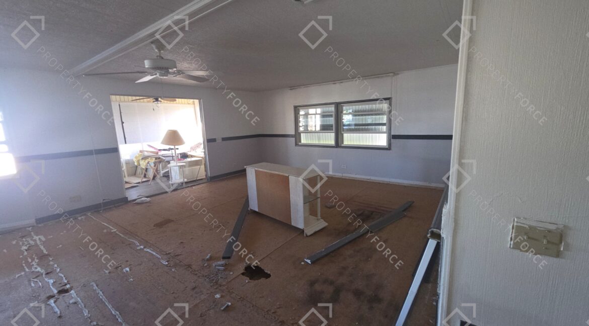 378 Nicklaus Blvd, North Fort Myers, FL 33903 (78)