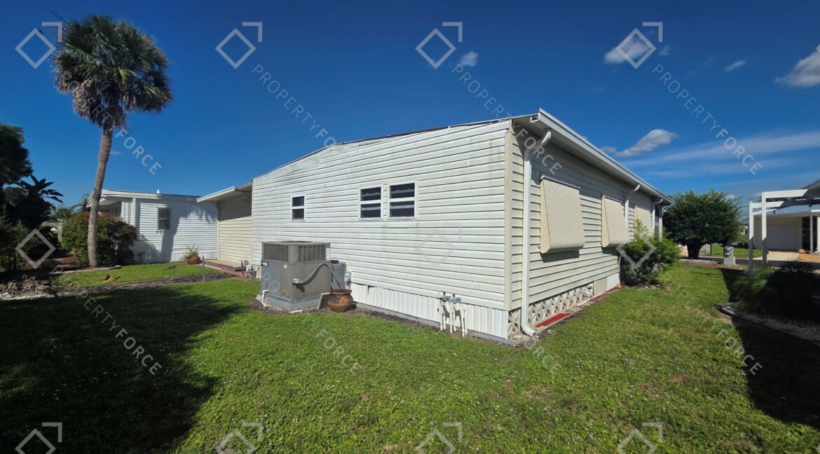 378 Nicklaus Blvd, North Fort Myers, FL 33903 (8)