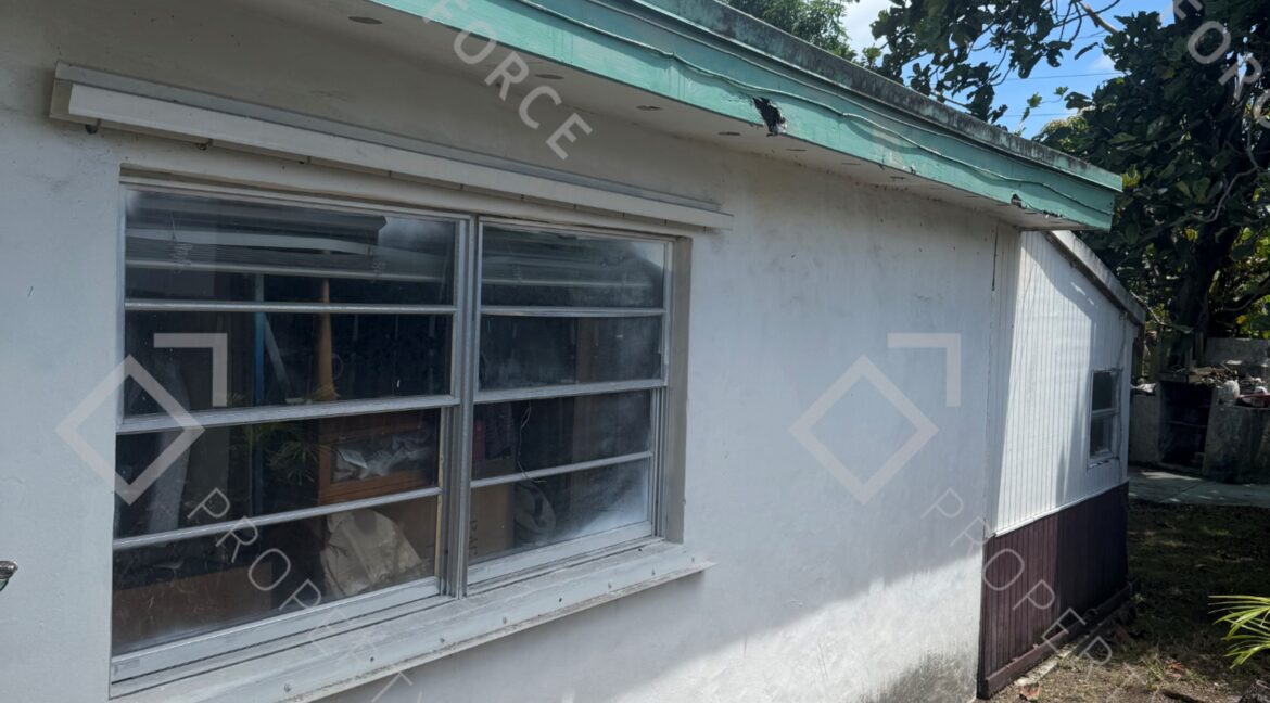 1020 NE 212-Right Side View 2