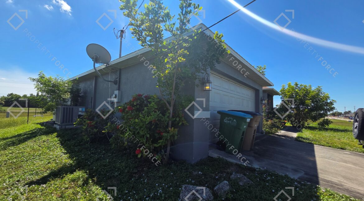 1420 NW 16th Ter Cape Coral (116)