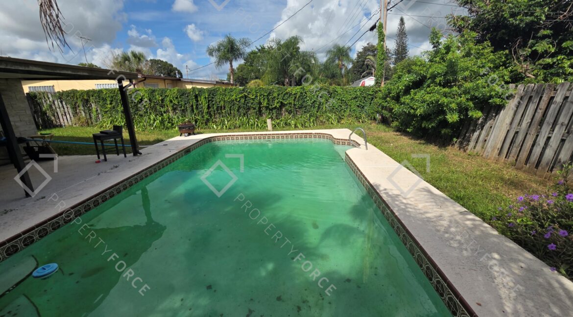 2224 Shelby Dr Melbourne, FL 32935 (100)