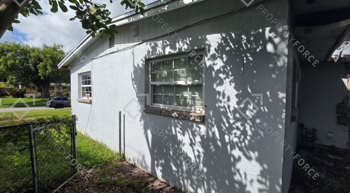 2224 Shelby Dr Melbourne, FL 32935 (106)