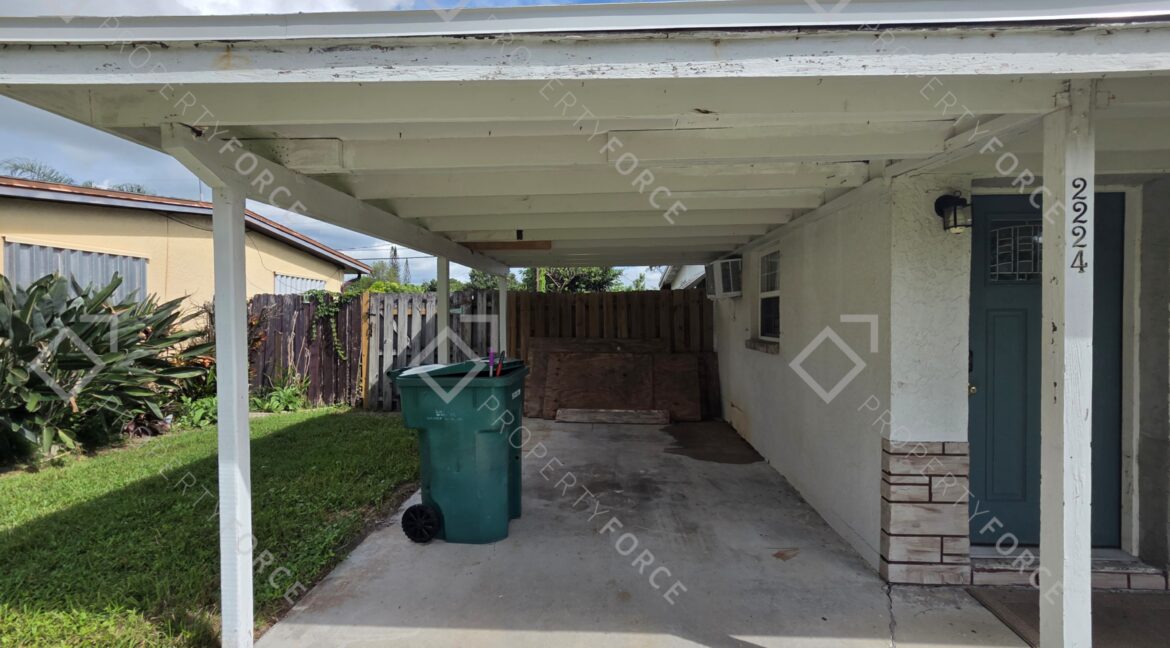2224 Shelby Dr Melbourne, FL 32935 (114)