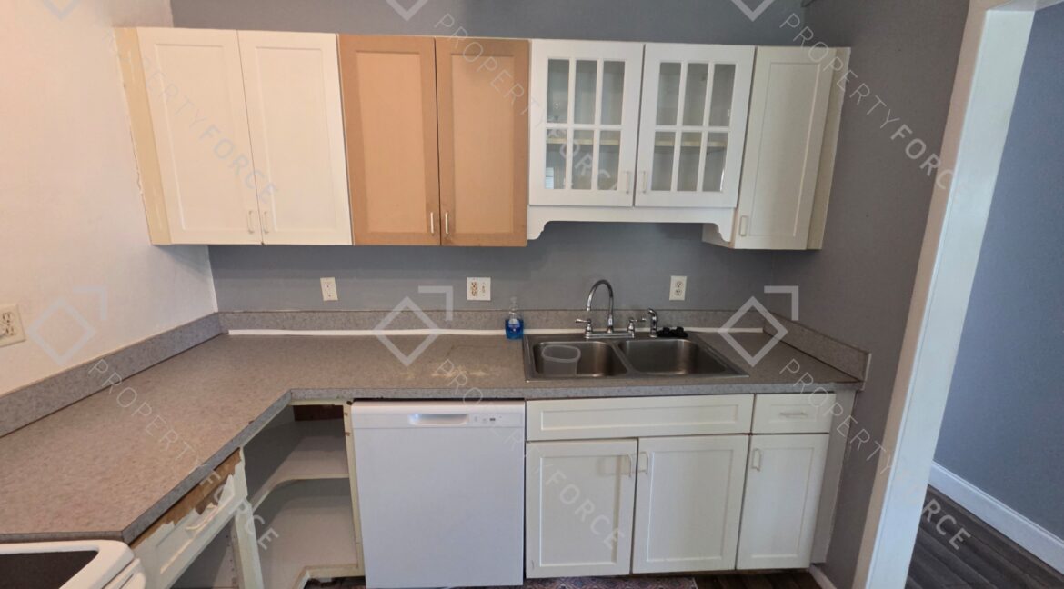 2224 Shelby Dr Melbourne, FL 32935 (68)