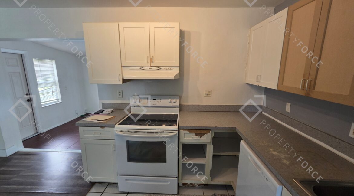 2224 Shelby Dr Melbourne, FL 32935 (69)