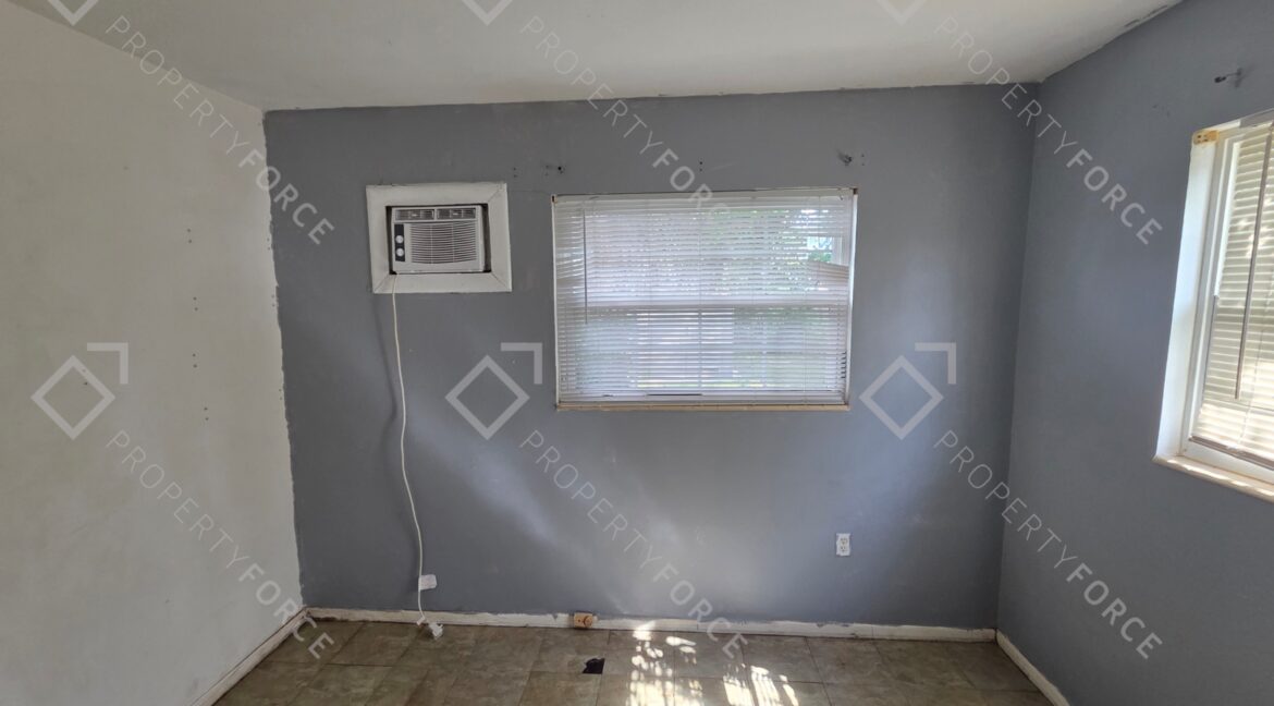 2224 Shelby Dr Melbourne, FL 32935 (78)