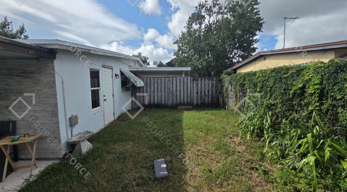 2224 Shelby Dr Melbourne, FL 32935 (92)