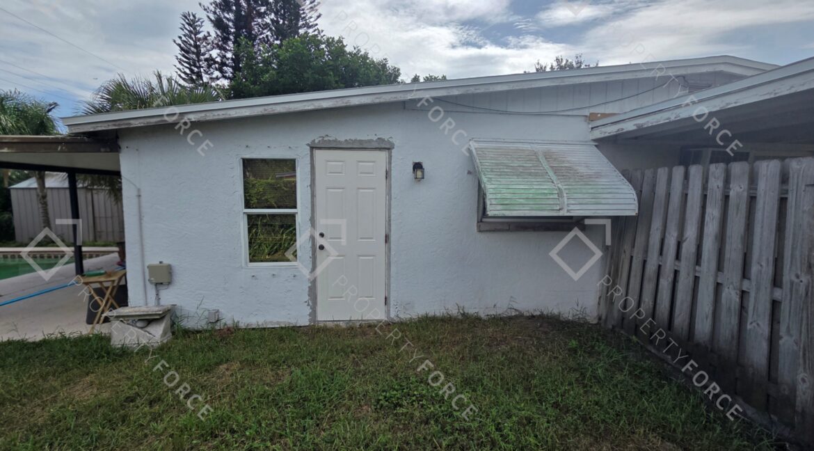 2224 Shelby Dr Melbourne, FL 32935 (93)