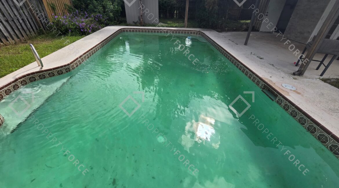 2224 Shelby Dr Melbourne, FL 32935 (97)