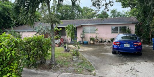 3957 NW 185th St, Miami Gardens, FL 33055